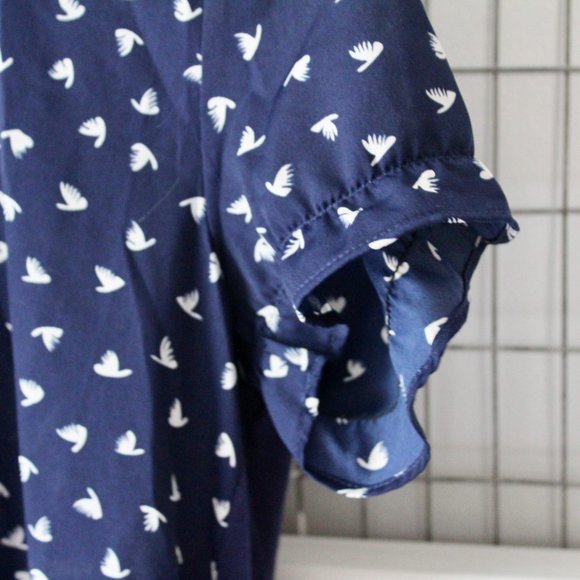 Navy Blue Bird Patterned Short Sleeve Top - Picture 4 of 5